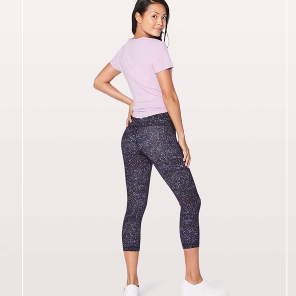 Lululemon Wunder Under Crop Hi-Rise
Crystalline Multi size 6 - Picture 3 of 8